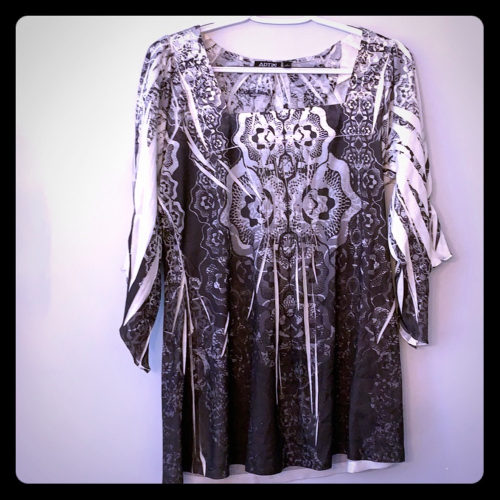 🍁🌷🍂Woman’s Apt 9 Black & White Top